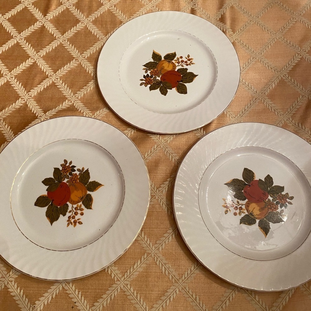 Wedgwood English Harvest 3 Plates Fruit Motif